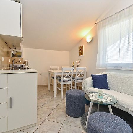 Apartment Mladen 1860 Медулин Экстерьер фото